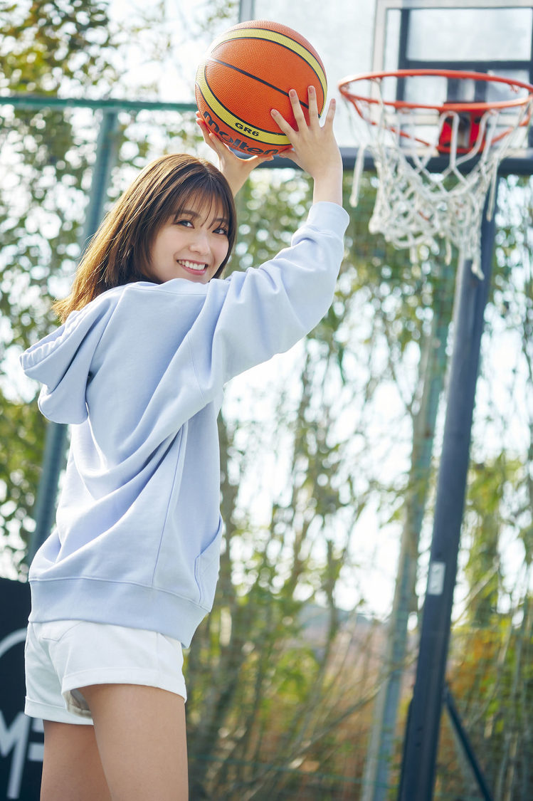 『工藤美桜 2022.4-2023.3 カレンダー』より