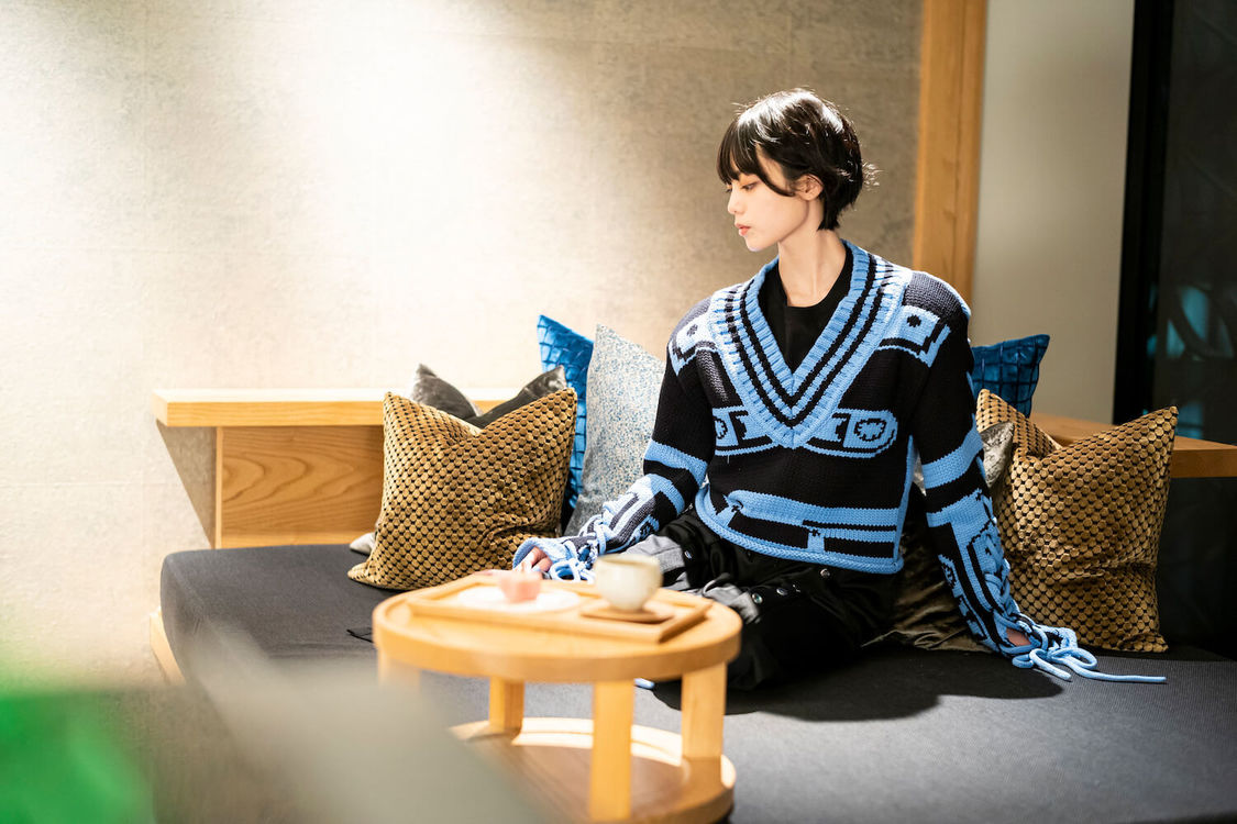 平手友梨奈『H&M Studio』春夏コレクションより