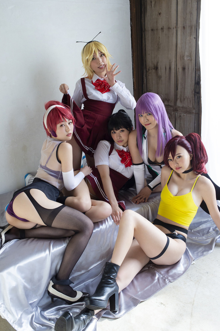 『終末のハーレム』コラボグラビア アザーカット（(C)小塚毅之／週刊プレイボーイ）