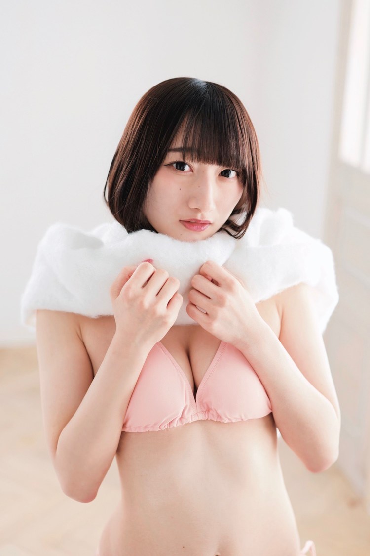 信野樹奈『Cream4月号』より