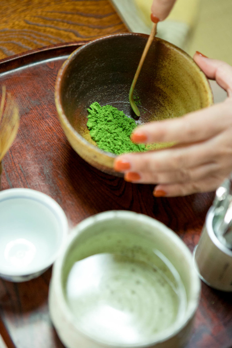 26時のマスカレイド 江嶋綾恵梨「えじのお茶会体験記〜大和撫子になっちゃうよ？〜」第3回｜埼玉県狭山市・奥富園