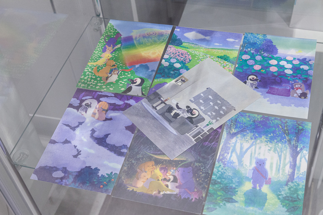 ＜「凪のあすから」×「色づく世界の明日から」×「白い砂のアクアトープ」コラボレーション展～海の色を巡りに finale～＞