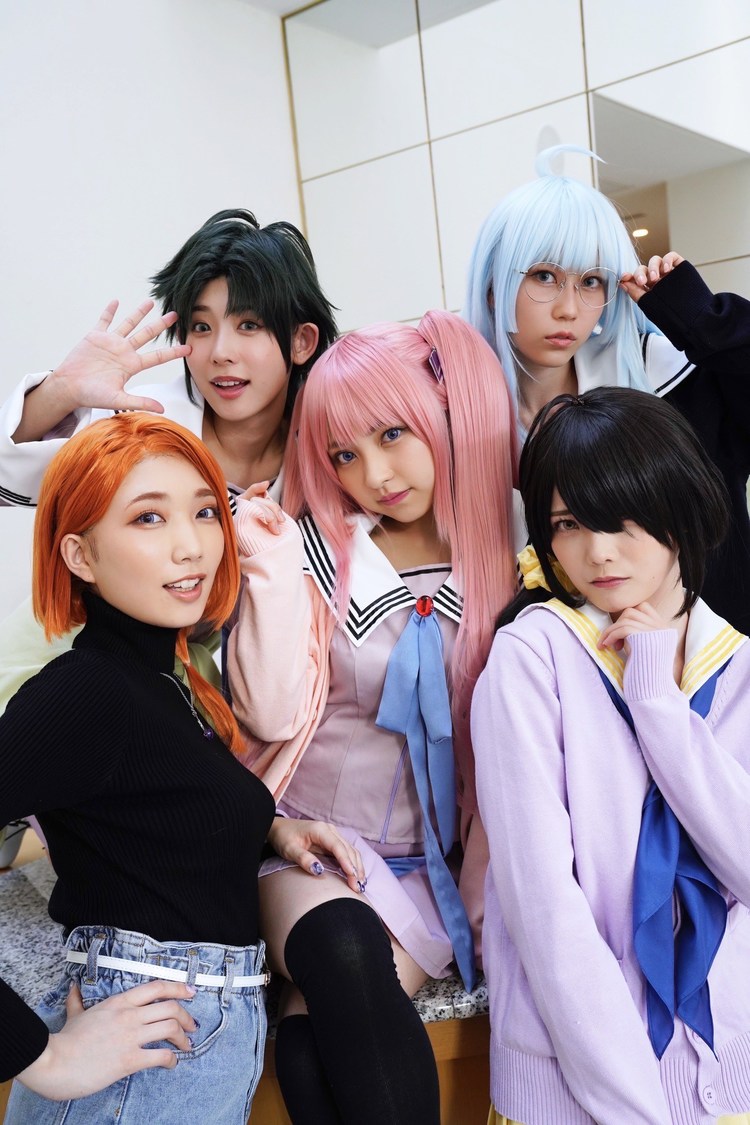 霜月めあ、水湊みお、十味、新谷姫加、伊織いお（(c)LUCKMAN／白泉社　スタイリスト：野田陽子（ミタケイショウ）　ヘアメイク：柄原清美（JULLY）、田森春菜（JULLY））