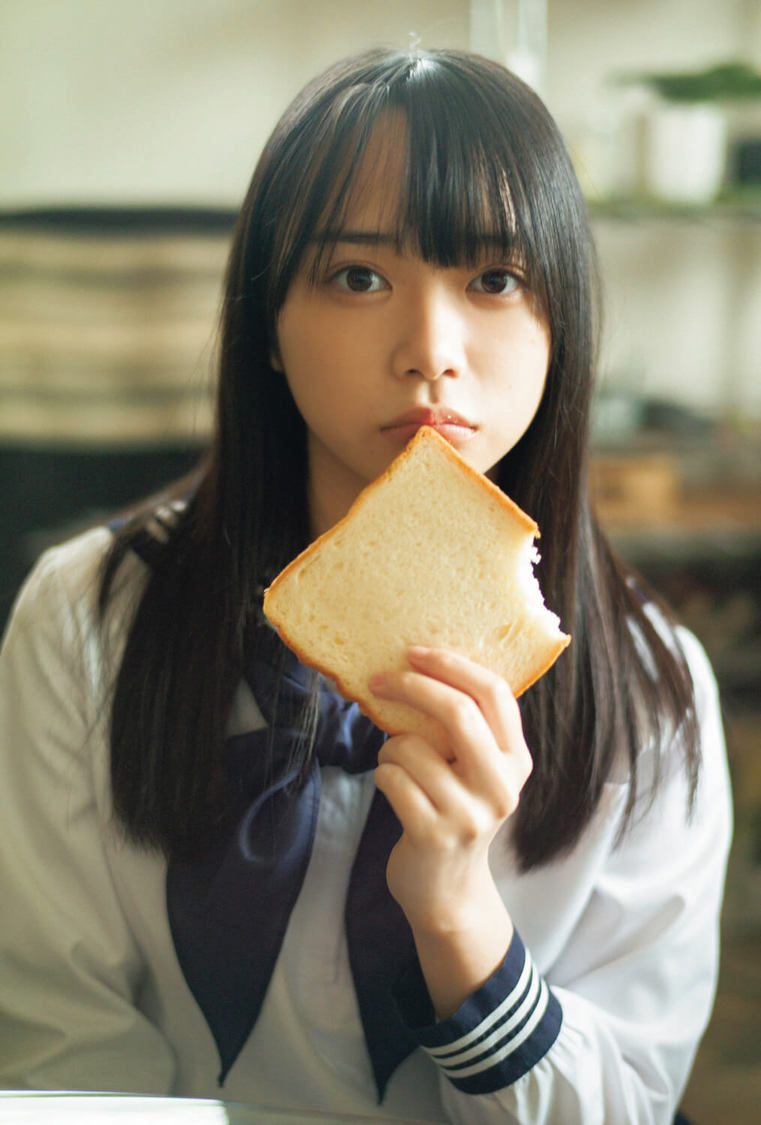 『B.L.T.graduation2022高校卒業』ローソンエンタテインメント購入特典ポストカード【山口陽世（日向坂46）】