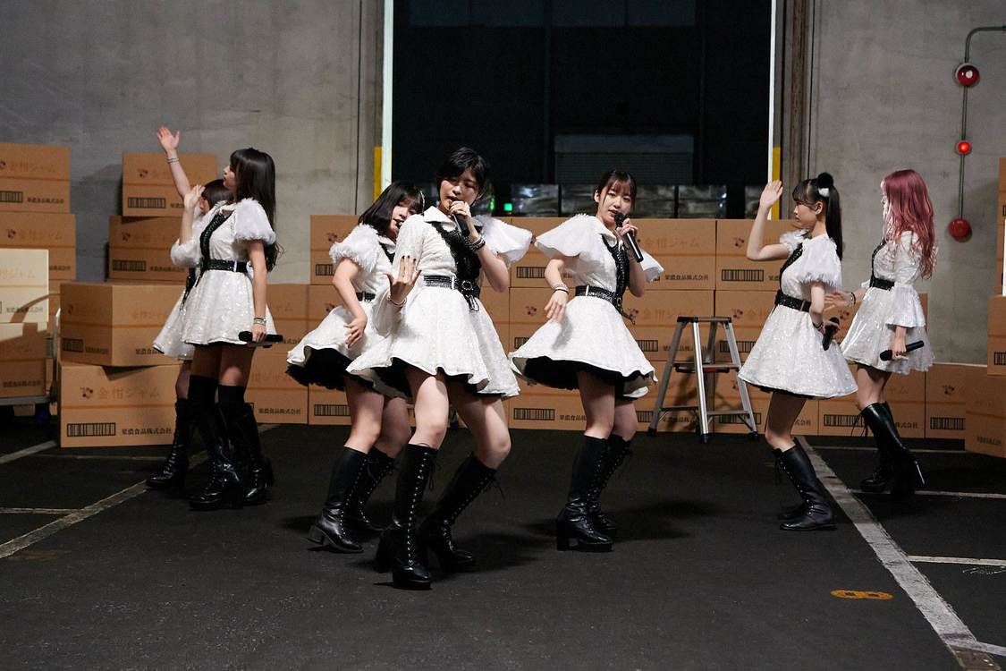 ⒸdTV／「真夜中にハロー！」製作委員会