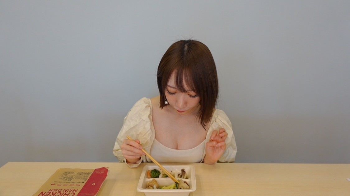 「 【初公開グラビア】仕上がった理想ボディを見ていってください💓撮影裏につい てもお話ししています。」配信イメージ