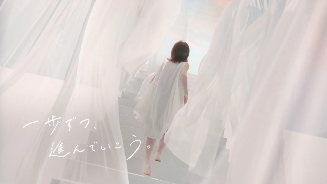 エリクシール「ファースト エイジングケア」シリーズ新CM「ファースト エイジングケアの化粧水」篇