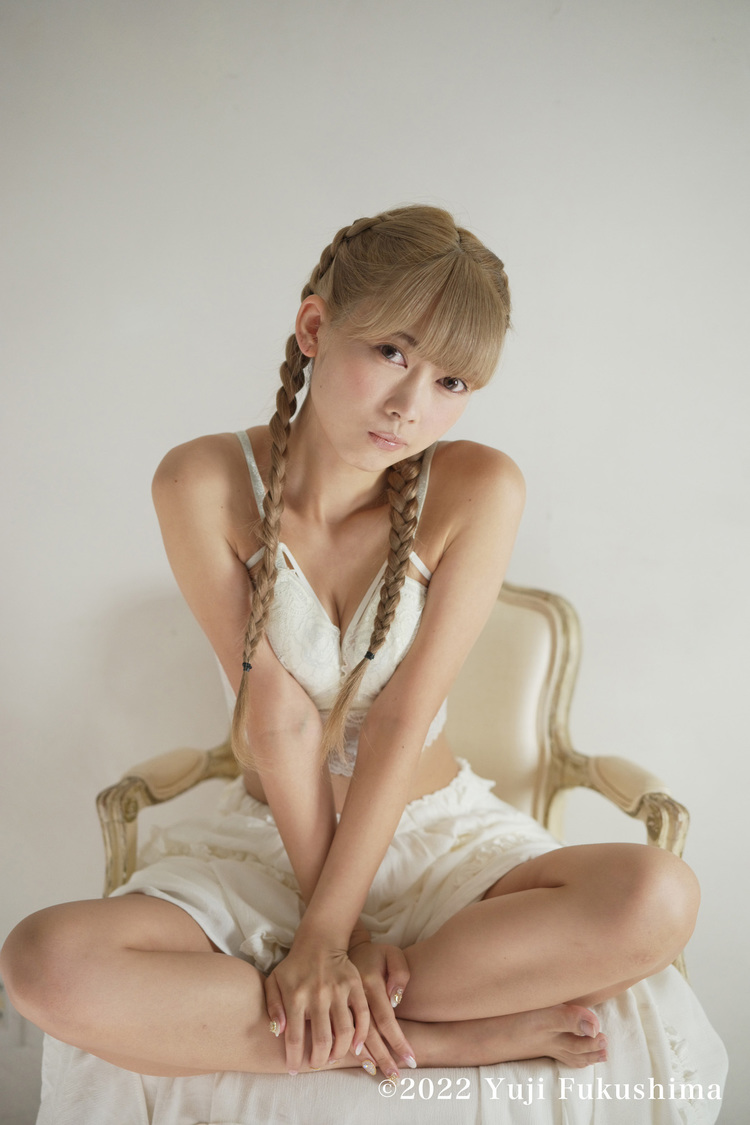 ＜ありかみう × 福島裕二 写真展 -imply...-＞