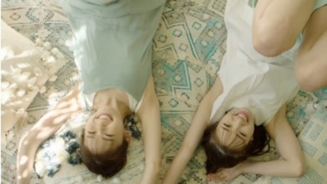 脱毛サロン『ミュゼプラチナム』新TV-CM「ミュゼ姉妹」篇より