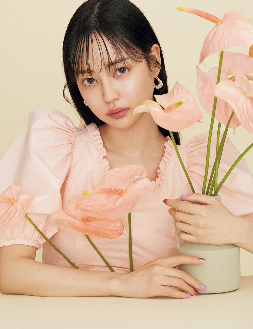 中村里砂『bis』2022年5月号