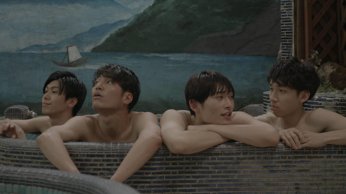 映画『鋼音色の空の彼方へ』場面写真（©2022「鋼音色の空の彼方へ」製作委員会）