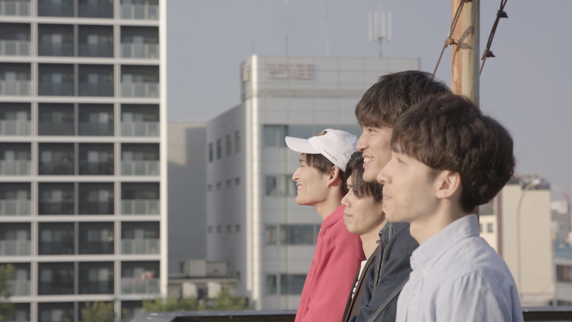 映画『鋼音色の空の彼方へ』場面写真（©2022「鋼音色の空の彼方へ」製作委員会）