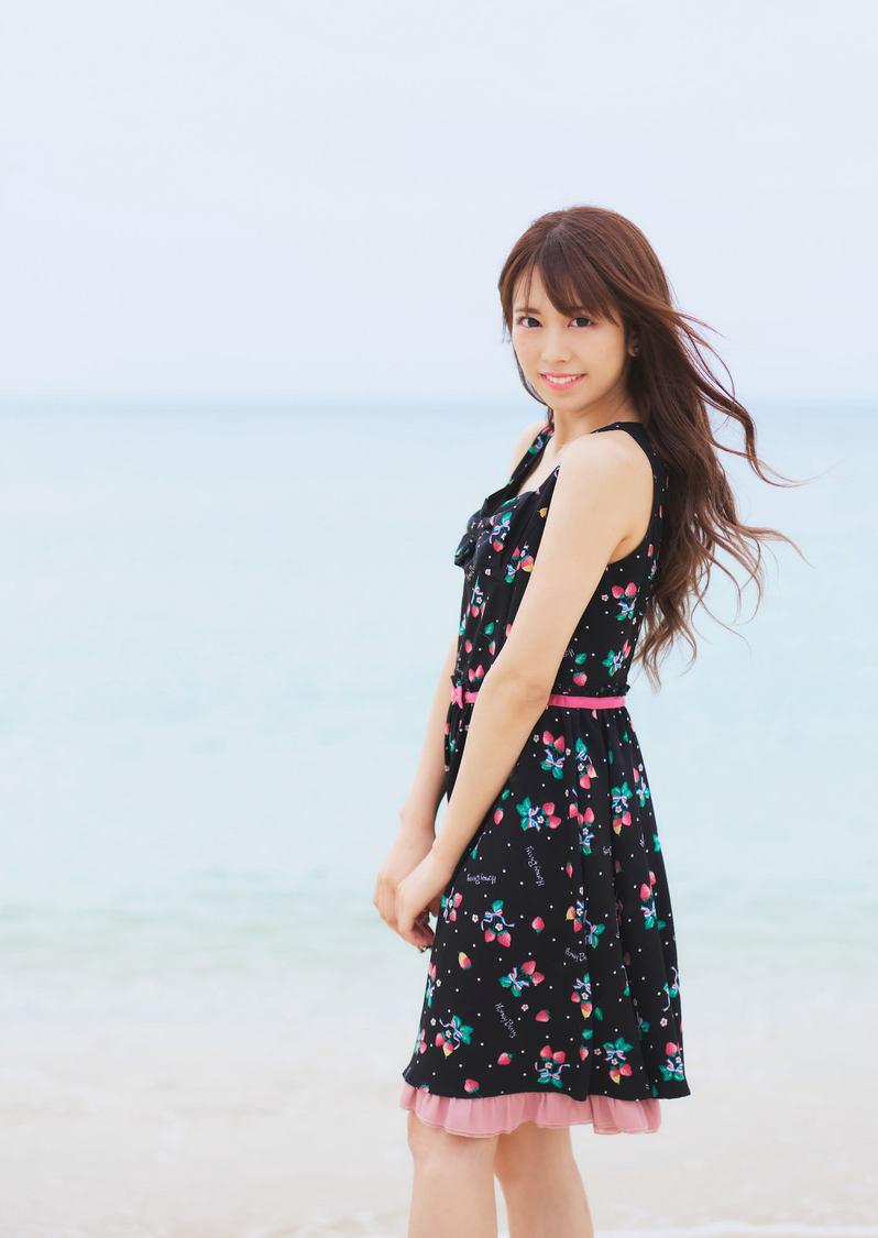 奥愛梨デジタル写真集『おきなわあしょもまる！』