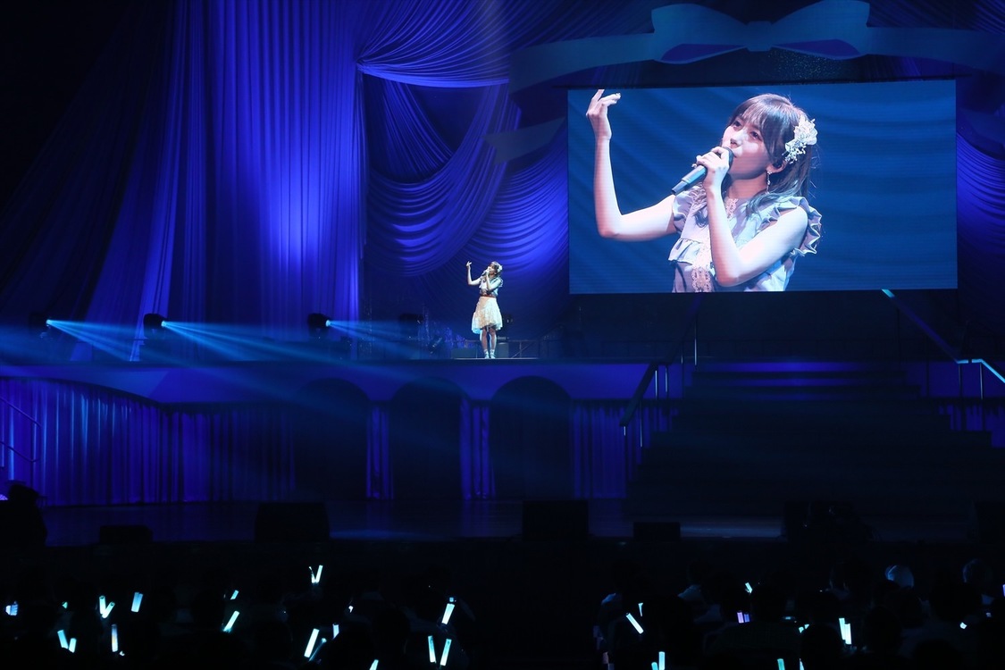 ＜大場美奈卒業コンサート＠パシフィコ横浜 Day1〜卒業してもずっと可愛くてすみません〜＞パシフィコ横浜国立大ホール（2022年4月1日）©2022 Zest, Inc. / AEI