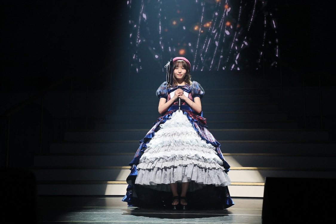 ＜大場美奈卒業コンサート＠パシフィコ横浜 Day1〜卒業してもずっと可愛くてすみません〜＞パシフィコ横浜国立大ホール（2022年4月1日）©2022 Zest, Inc. / AEI