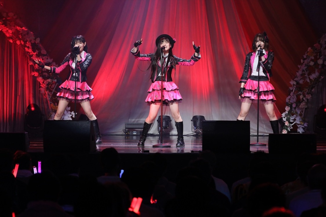 ＜大場美奈卒業コンサート＠KT Zepp Yokohama Day2〜明日、晴れたらいいのにな〜＞KT Zepp Yokohama（2022年4月2日／©2022 Zest, Inc. / AEI）