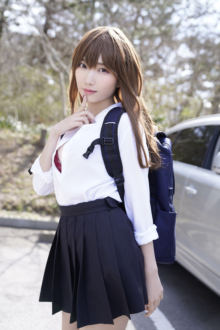 霜月めあ『週刊ヤングマガジン』アザーカット（©ヤングマガジン/佐藤佑一）