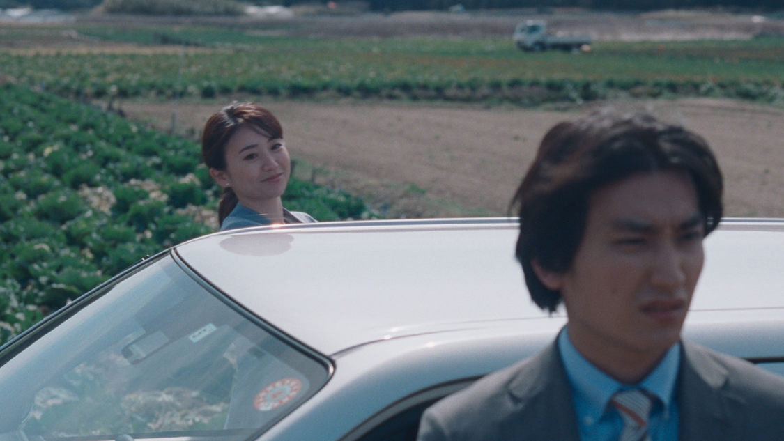 カロリーメイト新TV-CM「⻘いカロリーメイト」篇60秒／場面写真