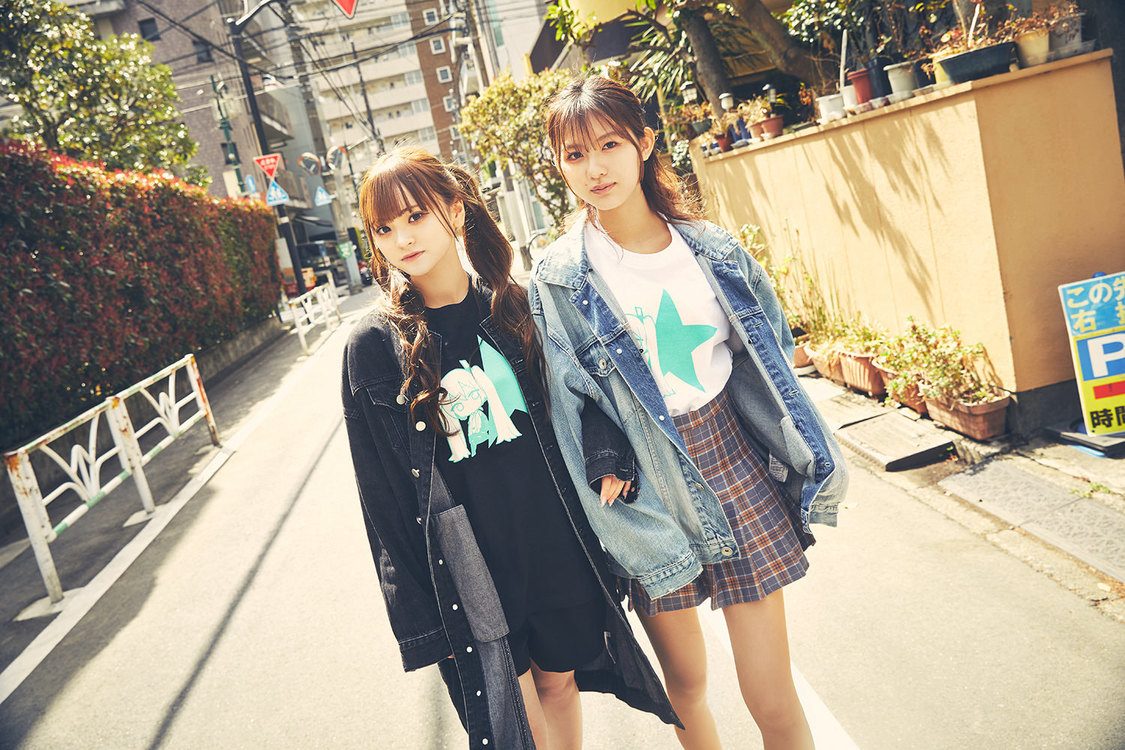 戸田梨杏、皆藤悠柚『FIRSTORDER×初音ミクコラボアイテム』（撮影：田中丸善治）