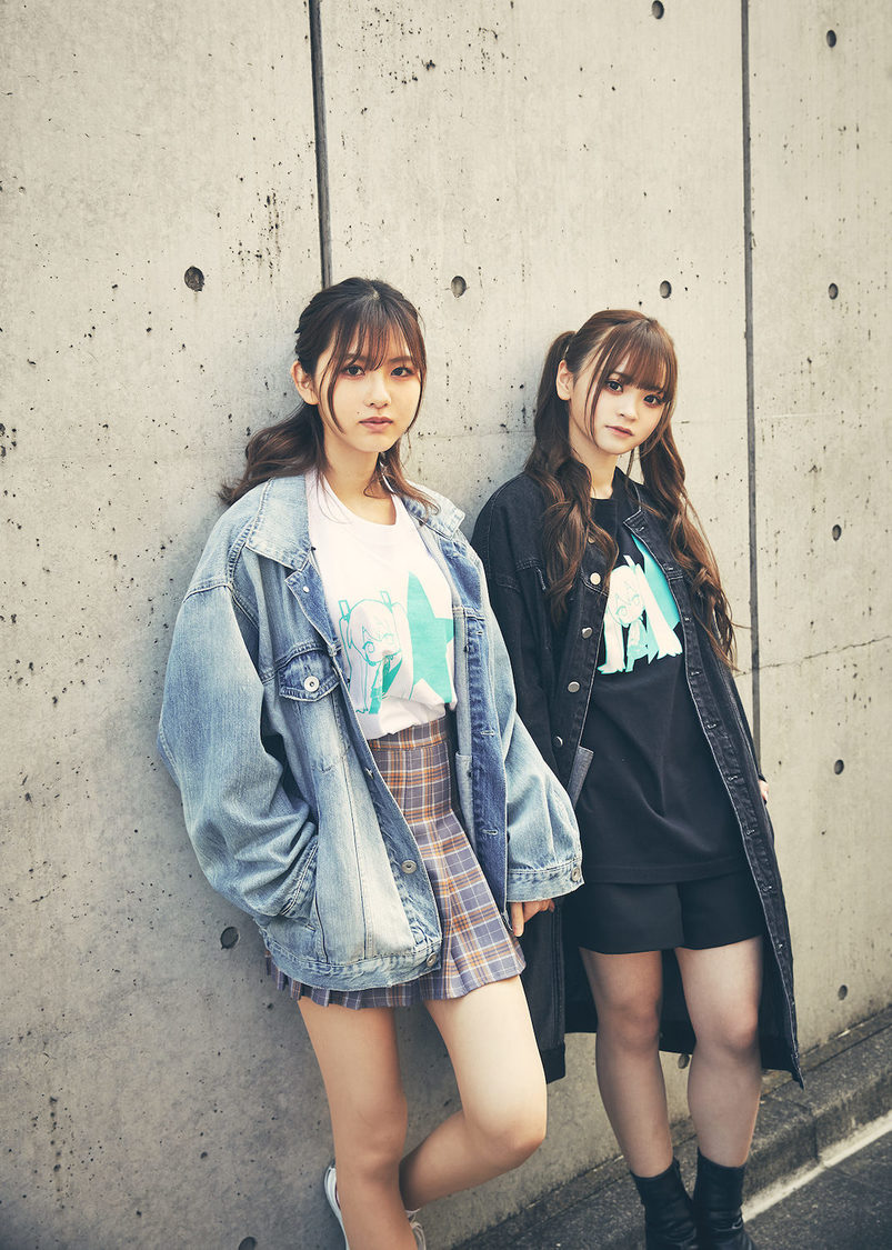 皆藤悠柚、戸田梨杏『FIRSTORDER×初音ミクコラボアイテム』（撮影：田中丸善治）