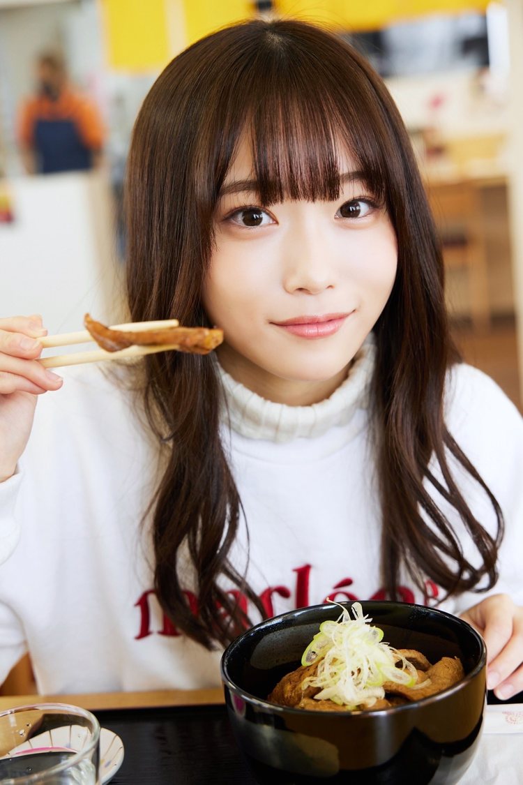 岸みゆ（© Takeo Dec.／小学館）