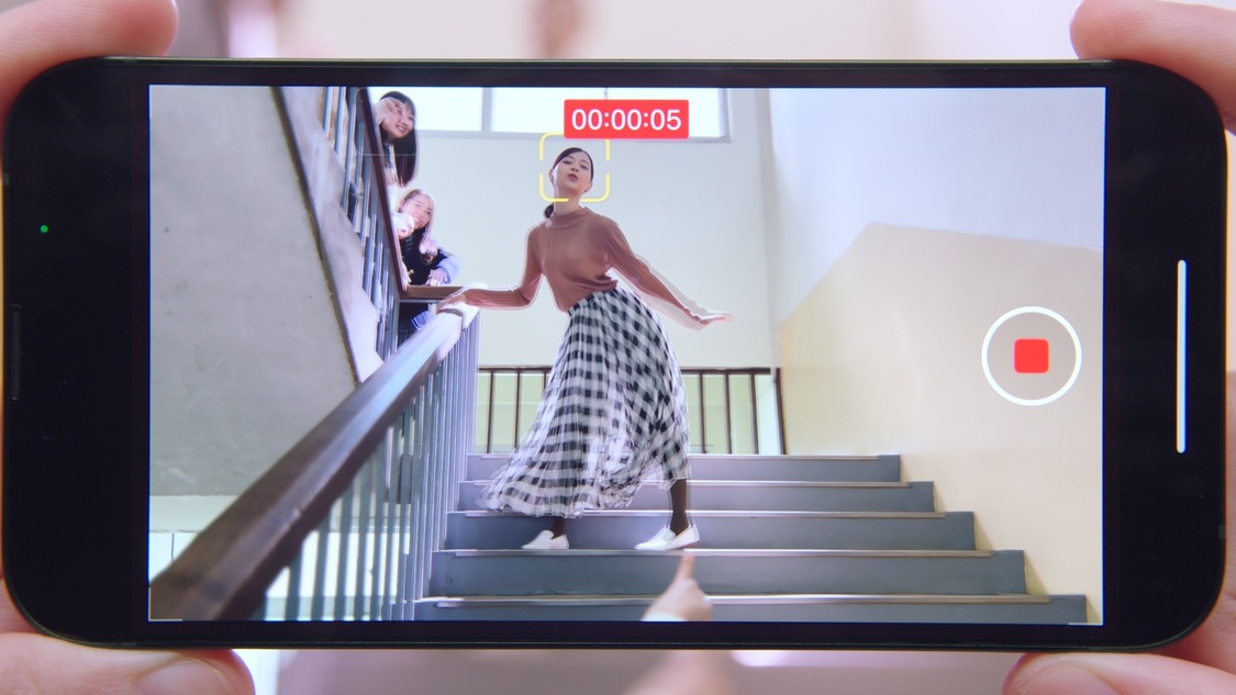 “意識高すぎ！高杉くん”シリーズのTV-CM「ダンスバトル」篇より