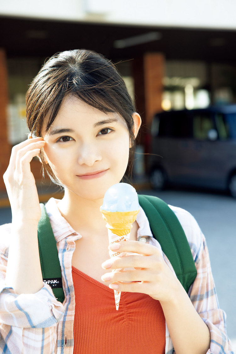 BEYOOOOONDS 山﨑夢羽写真集『羽化-growing wings-』より