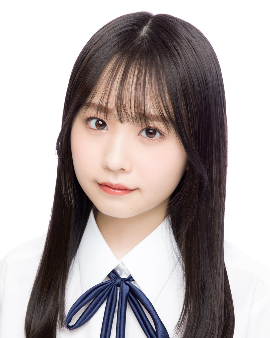 長谷川 新奈 (C)AKB48