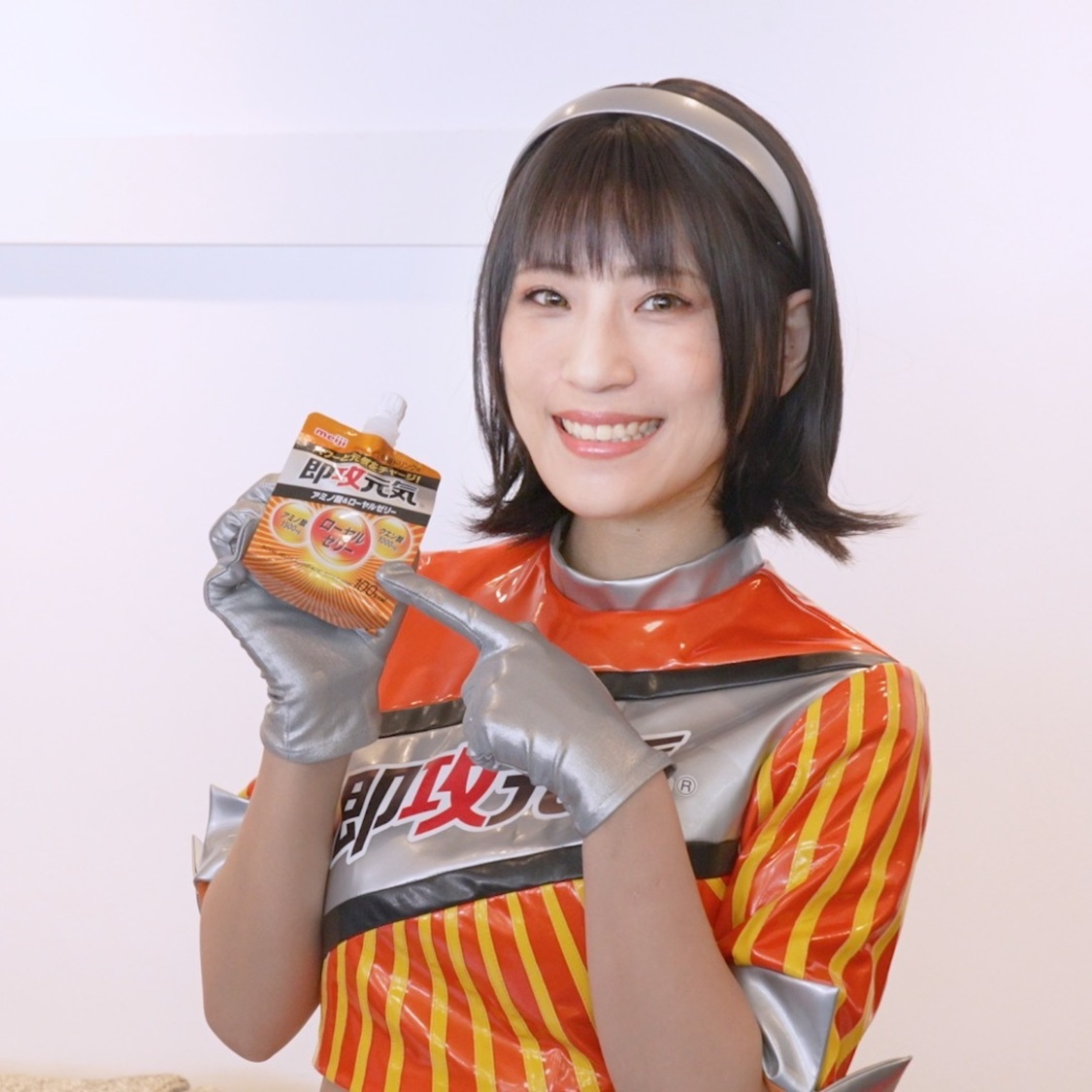 えなこ 篠崎こころ つんこ ボイスメッセージ入り目覚まし時計 Amazon