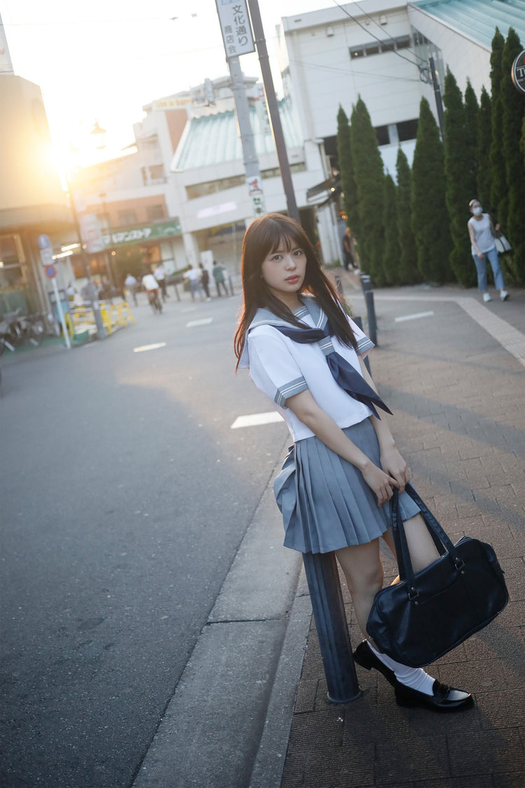 『SPA!デジタル写真集 吉崎綾「同窓会の帰りに…」』収録カット