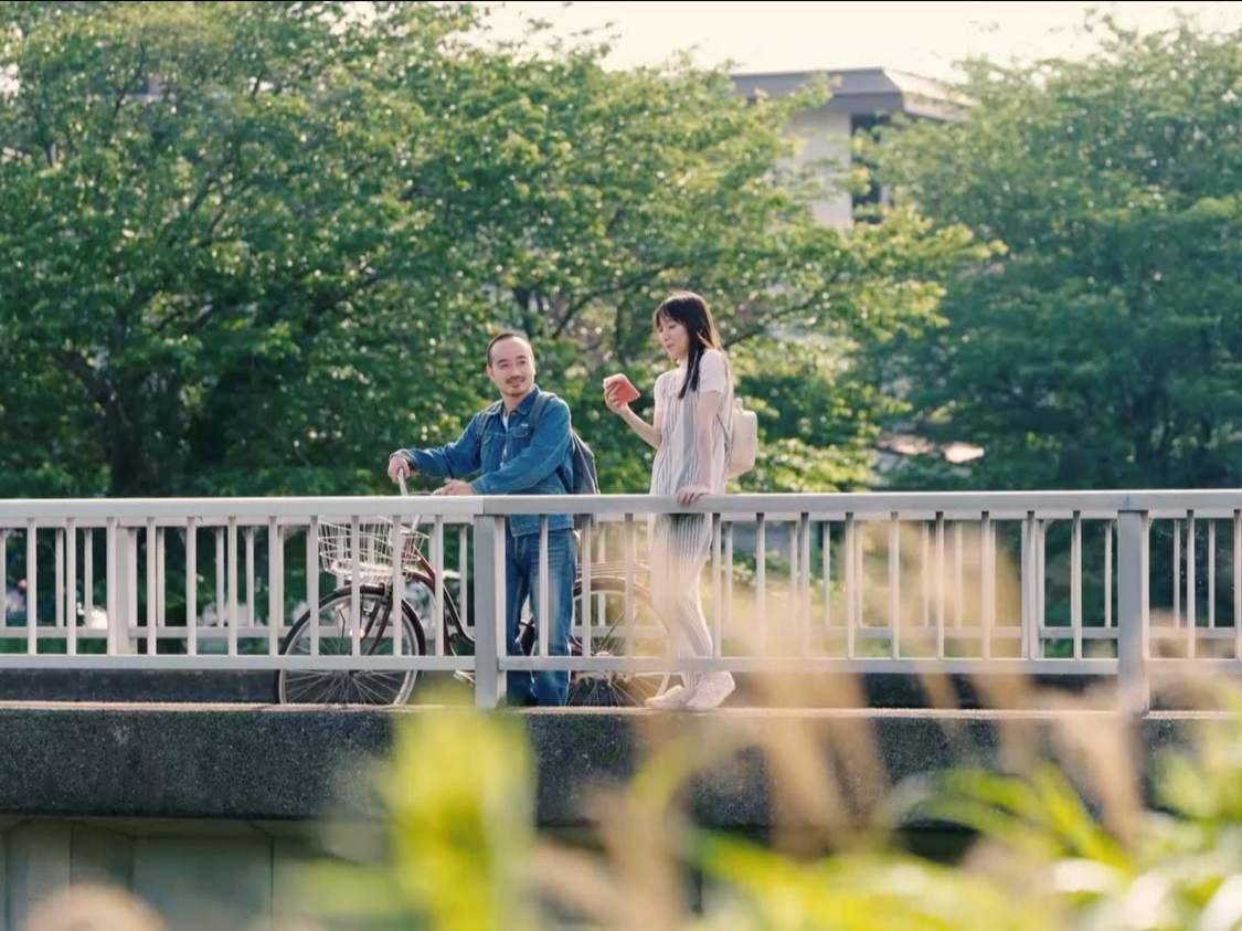 『WOWOWオリジナルドラマ 椅子』第1話「電球を替えたい」場面写真