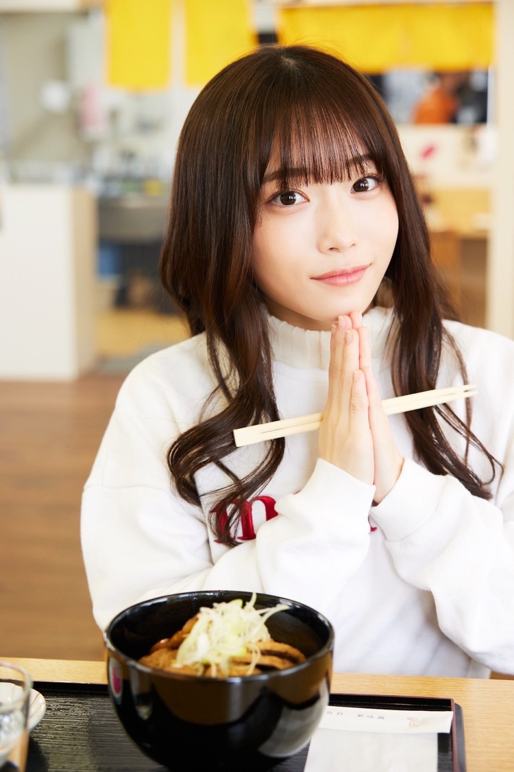 岸みゆ（© Takeo Dec.／小学館）