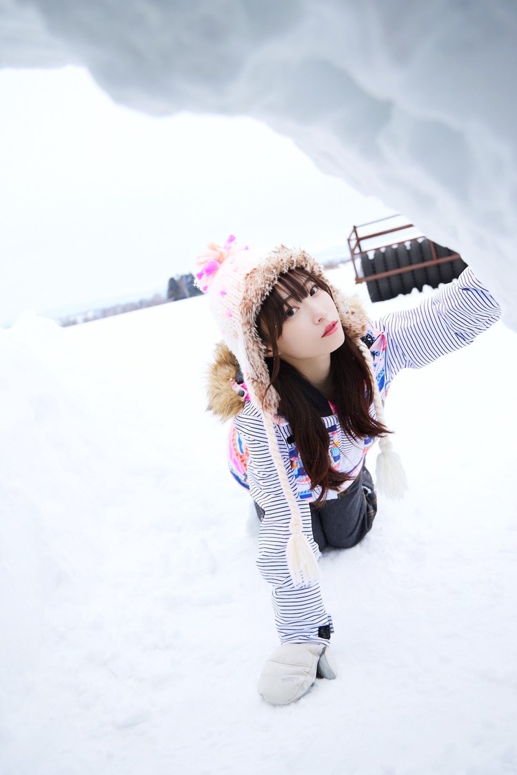 岸みゆ（© Takeo Dec.／小学館）