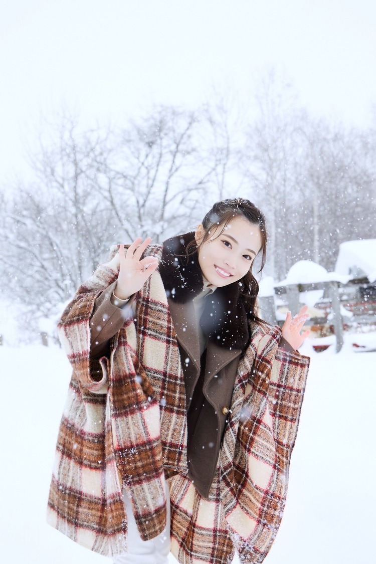 岸みゆ（© Takeo Dec.／小学館）