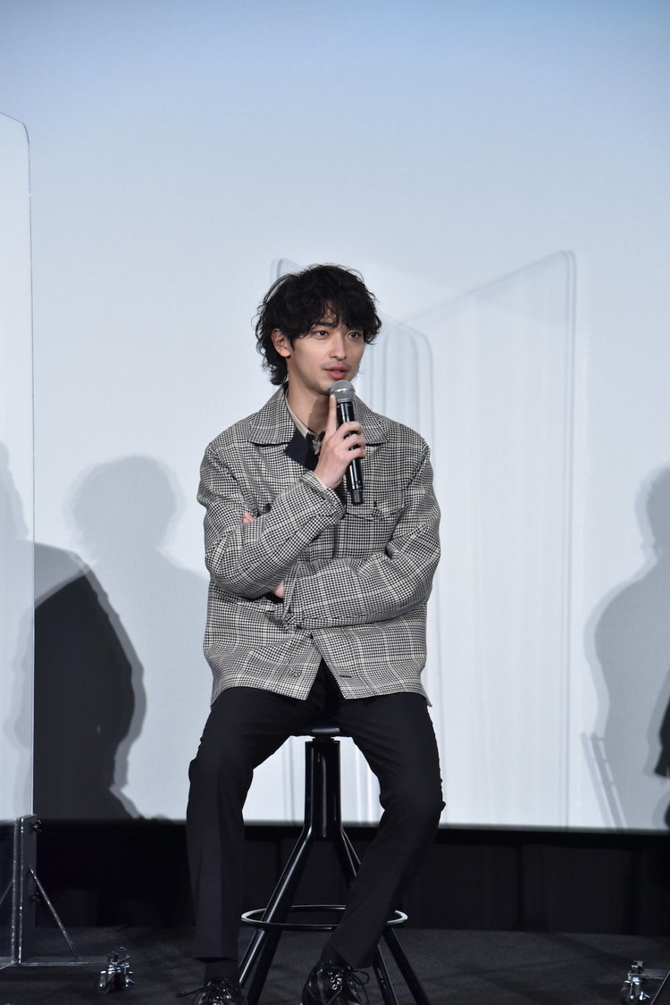 （©2022「流浪の月」製作委員会）