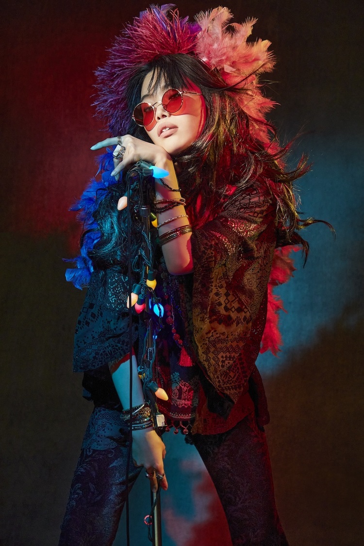 アイナ・ジ・エンド 扮装写真（Photographed by Leslie Kee）