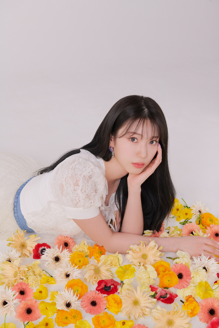 Suyun©2022 Woollim Entertainment Co.,Ltd. / YOSHIMOTO KOGYO CO.,LTD.