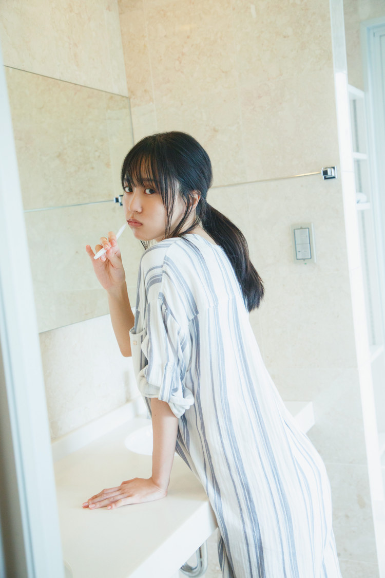乃木坂46賀喜遥香 1st写真集『まっさら』（撮影：菊地泰久／新潮社）
