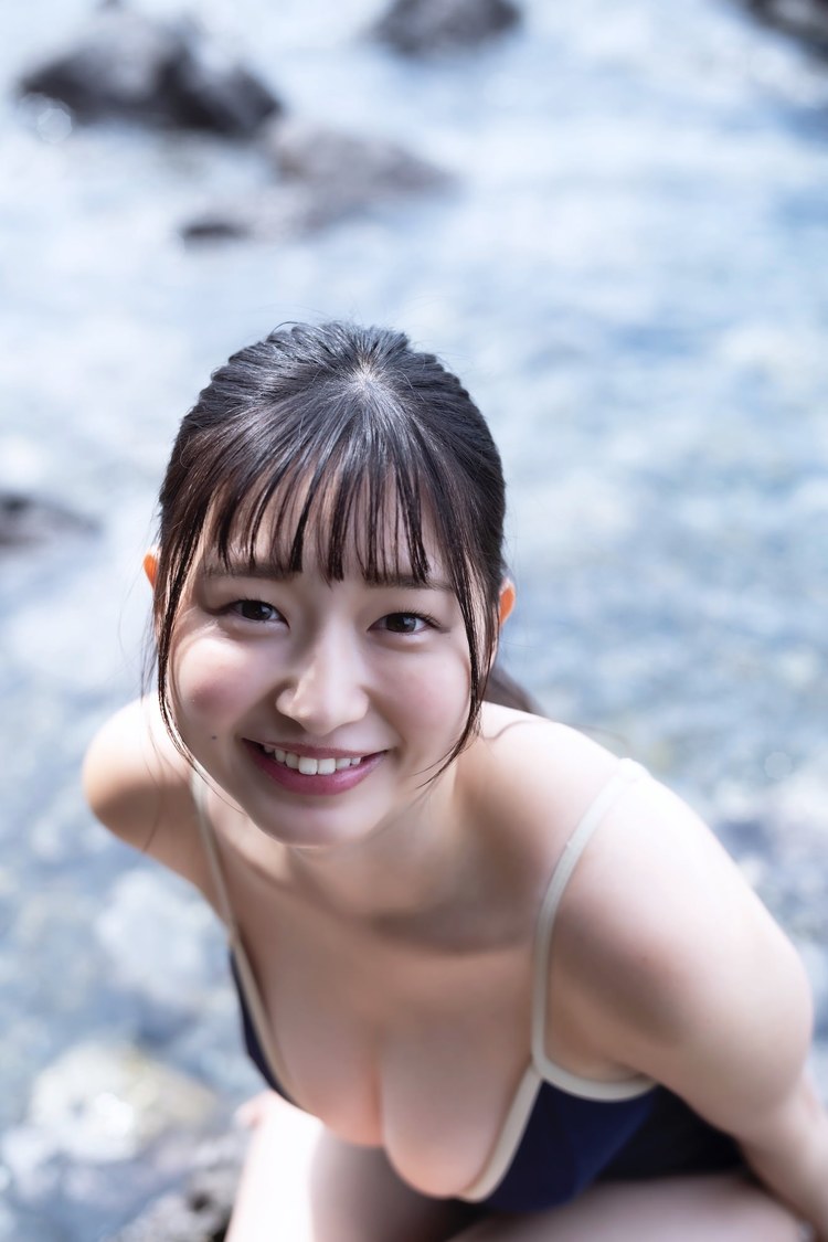 我妻ゆりか（(C) 佐藤裕之／集英社）