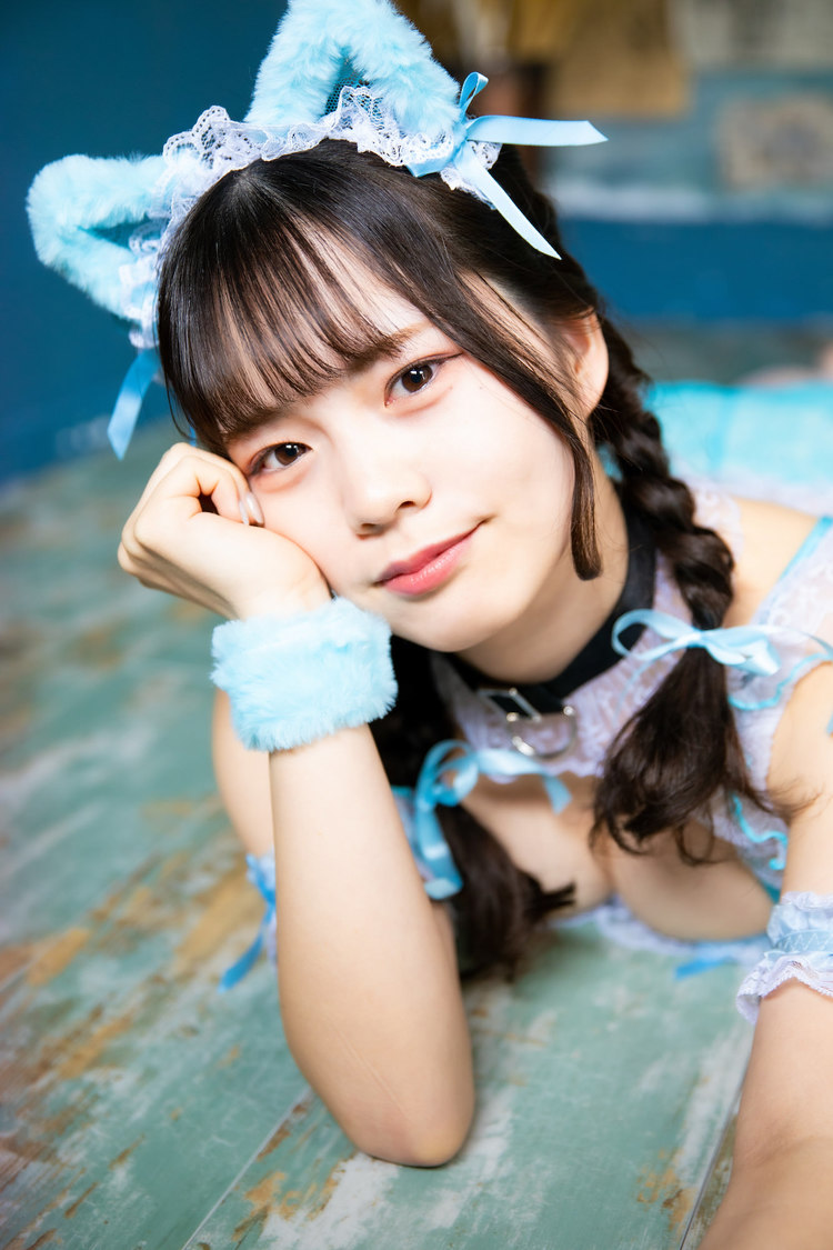 『涼川しおり 1st写真集 しおりの初めて』