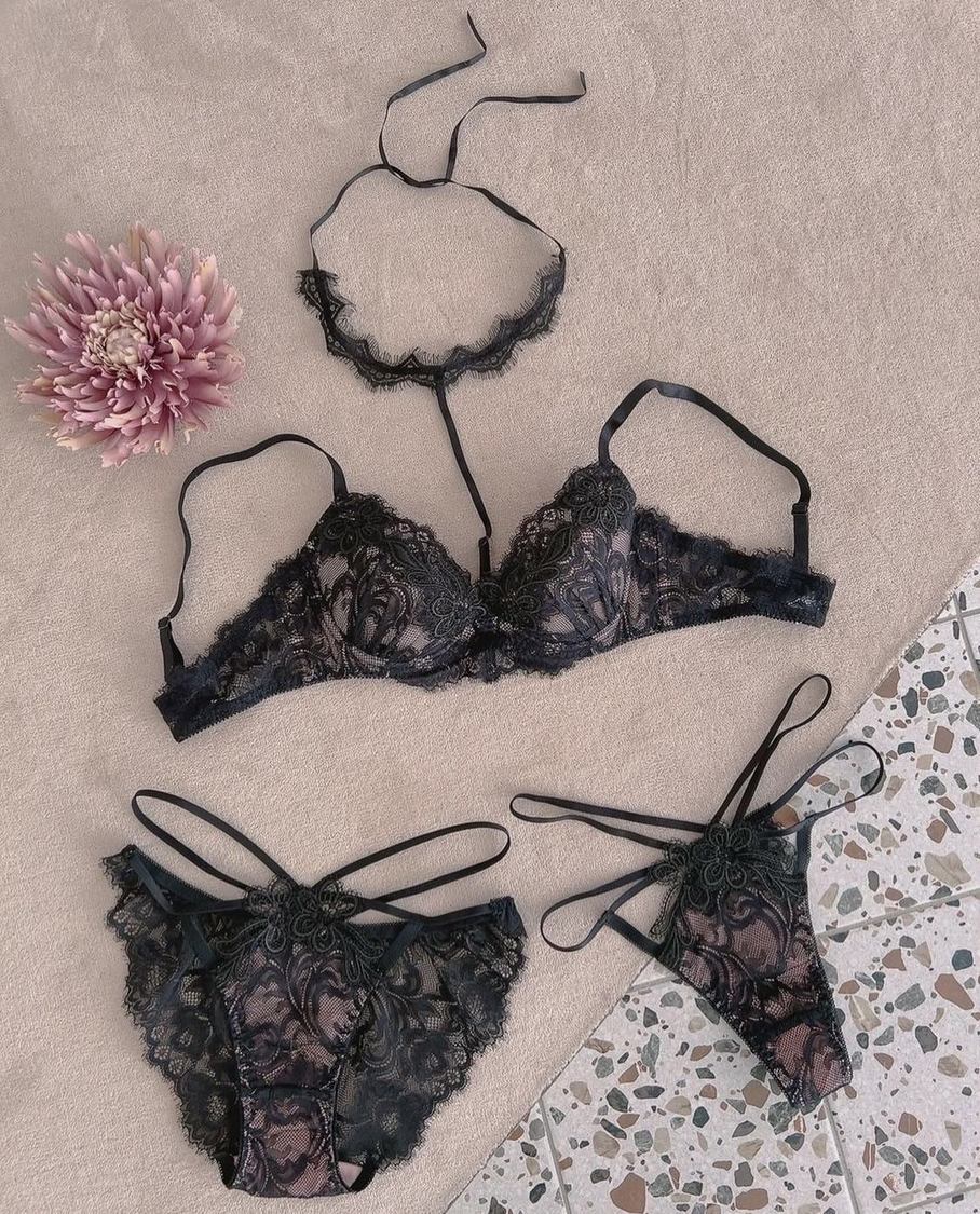 Eyelash Lace Dressup Choker Bra&Shorts（チョーカー付きランジェリー）