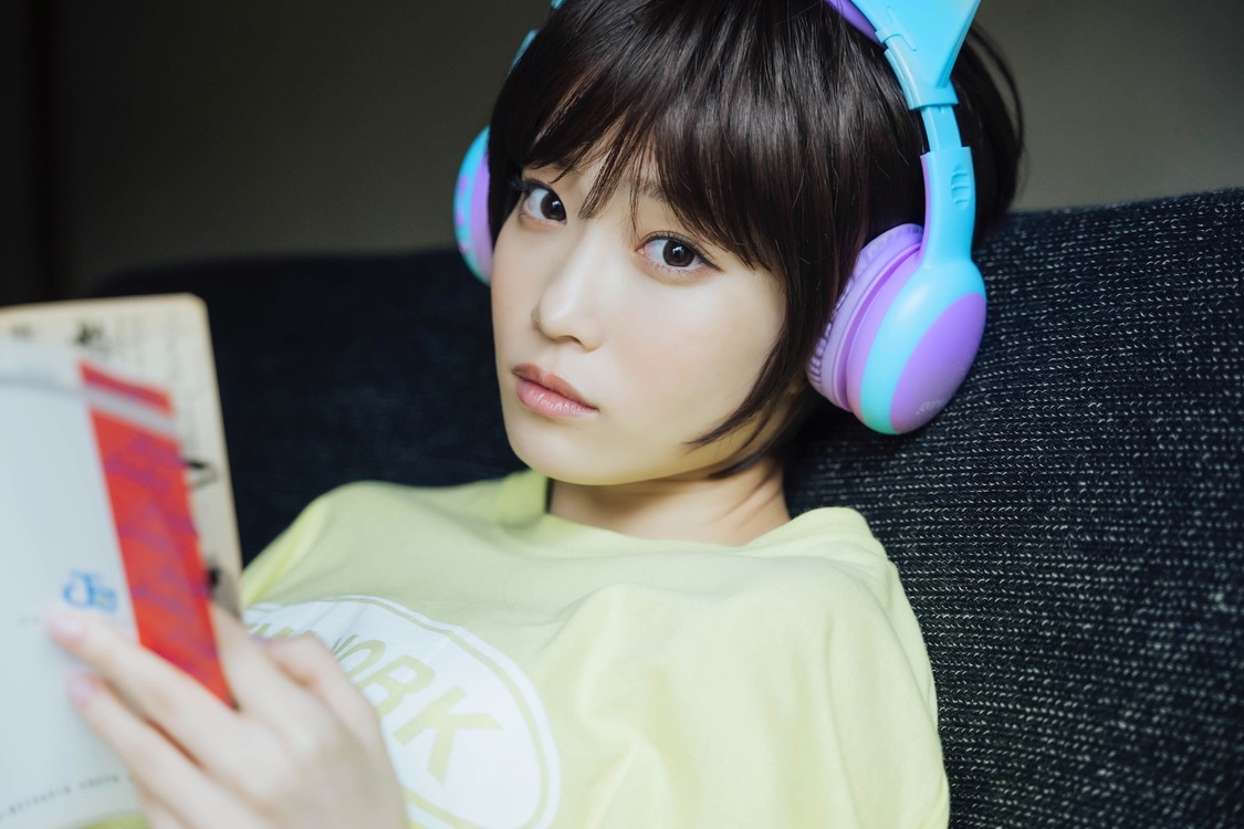 岸みゆ『ヤングジャンプ』アザーカット（(C)横山マサト/集英社）