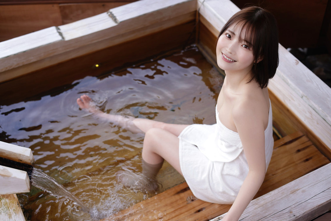 新谷姫加『週刊ヤングジャンプ』アザーカット（(C)青山裕企／集英社）