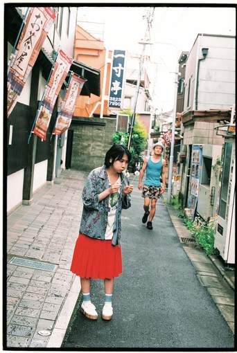 🍭 松本穂香×ジャルジャル、笑いとカルチャーがコラボした写真集『アイ