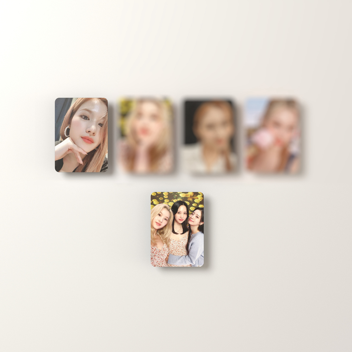 フォトカード4枚（表紙メンバー4枚／ユニット1枚）（©Dispatch）