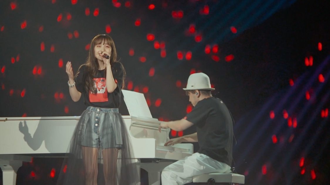 「百田夏菜子【LIVE】イマジネーション（from 百田夏菜子ソロコンサート『Talk With Me ～シンデレラタイム～』）」より