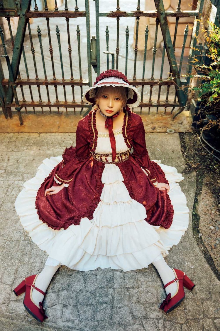 篠崎こころ1st写真集『ココロモヨウ』（（C）横山マサト（秋田書店）2022）