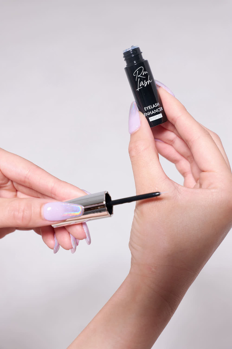 まつ毛美容液『Rm Lash』イメージ