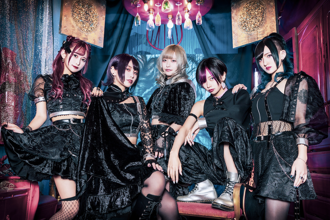 誰もシラナイ。