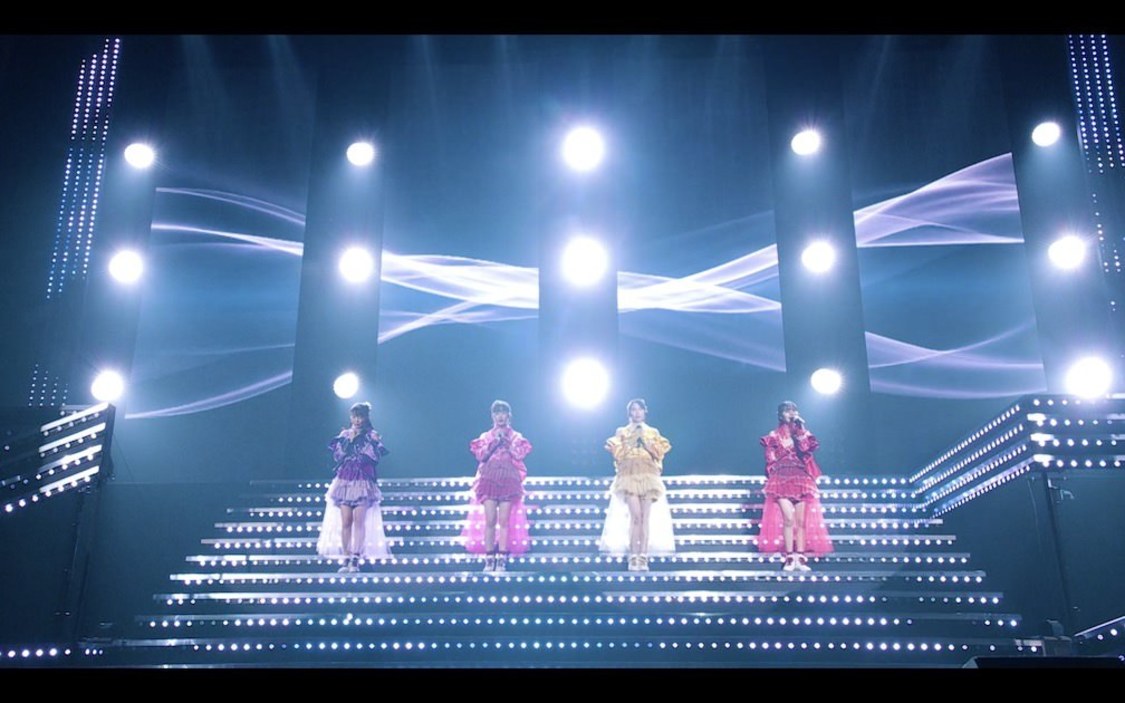 「ももいろクローバーZ【LIVE】白い風（from ももいろクリスマス2021 〜さいたまスーパーアリーナ大会〜 DAY1）」より